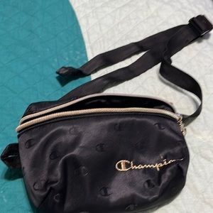Champion belt bag